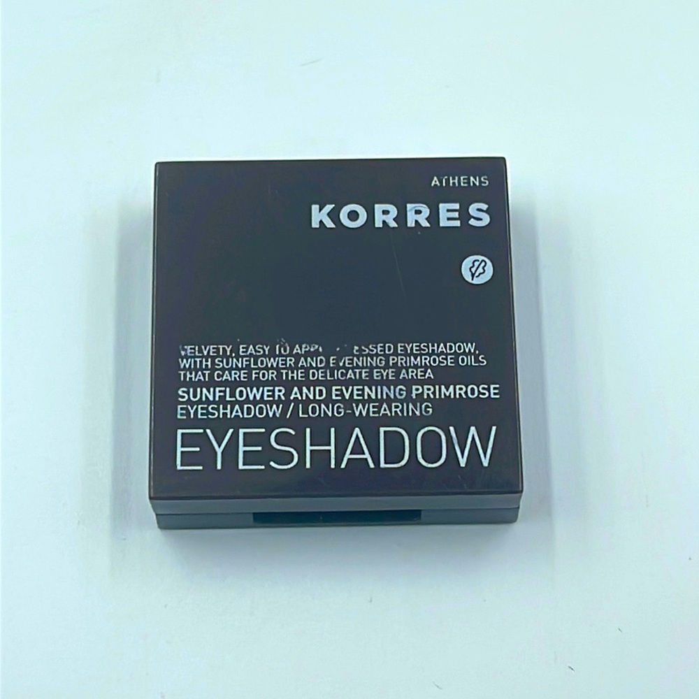 Korres Sunflower and Evening Primrose Single Eyeshadow in 10 White
